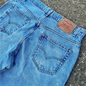 Vintage Levi’s 560 Light Blue Denim Jeans